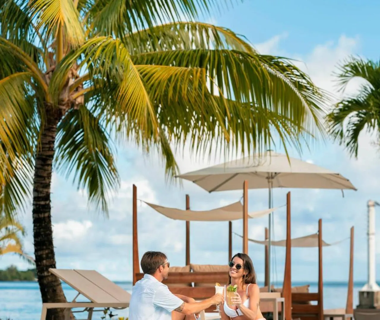 Cook'S Bay Hotel & Suites Paopao